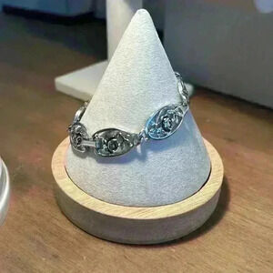 Vintage Avon Silver Rose Pattern Clasp Metal Bracelet